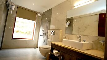 The Jungle Mountain Retreat