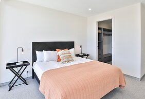 Indulge Apartments City View Penthouses
