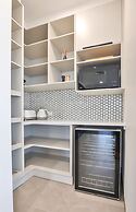 Indulge Apartments City View Penthouses