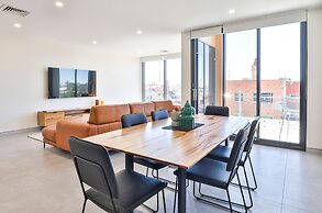 Indulge Apartments City View Penthouses