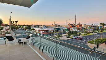 Indulge Apartments City View Penthouses