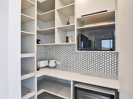 Indulge Apartments City View Penthouses