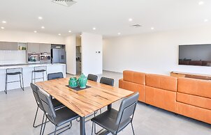 Indulge Apartments City View Penthouses