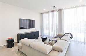 Indulge Apartments City View Penthouses
