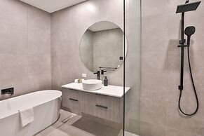 Indulge Apartments City View Penthouses