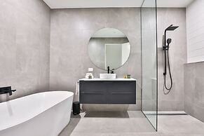 Indulge Apartments City View Penthouses