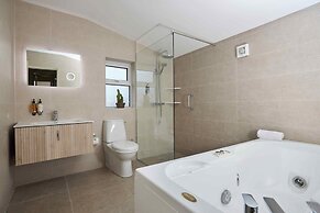 Luxury Lodges in Doolin Village