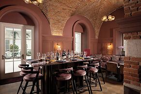 Stradom House, Autograph Collection