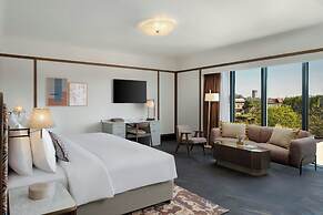 Stradom House, Autograph Collection