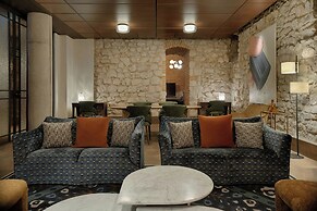 Stradom House, Autograph Collection