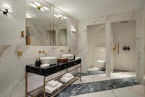 Stradom House, Autograph Collection