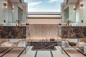 Stradom House, Autograph Collection