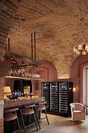 Stradom House, Autograph Collection