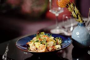 Stradom House, Autograph Collection