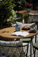 Stradom House, Autograph Collection