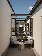 Stradom House, Autograph Collection