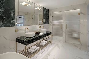 Stradom House, Autograph Collection