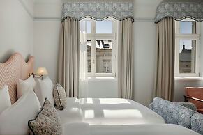 Stradom House, Autograph Collection