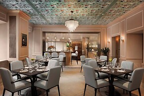 Stradom House, Autograph Collection