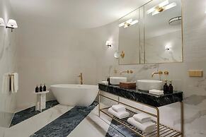 Stradom House, Autograph Collection