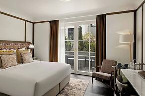 Stradom House, Autograph Collection