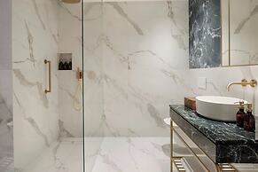 Stradom House, Autograph Collection