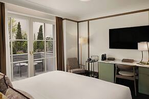 Stradom House, Autograph Collection