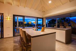 Luxurious Villa Coconut With Private Pool