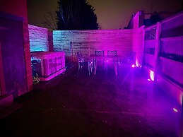 Family Modern 3 Bed Hot Tub House in Blackpool