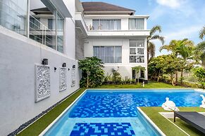 TJ White Villa 670m2 with Private Pool and Outstanding View by GLOBALS