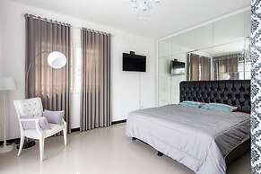 TJ White Villa 670m2 with Private Pool and Outstanding View by GLOBALS