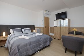 Villa Szamotulanka by Renters