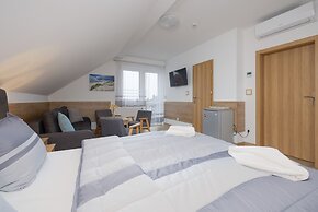 Villa Szamotulanka by Renters