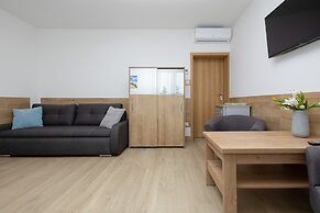 Villa Szamotulanka by Renters