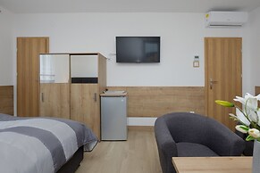 Villa Szamotulanka by Renters