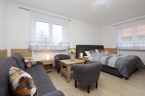 Villa Szamotulanka by Renters