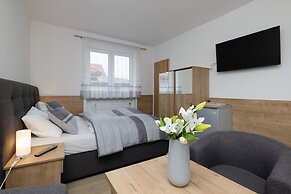 Villa Szamotulanka by Renters