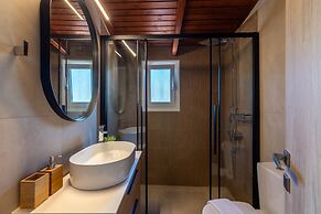 Luxury Garden Villa with Heated Pool