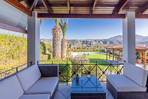 Luxury Garden Villa with Heated Pool