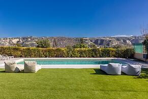 Luxury Garden Villa with Heated Pool