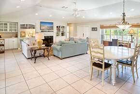 Baywatch Casa 3 Bedroom Home by RedAwning