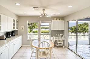 Baywatch Casa 3 Bedroom Home by RedAwning