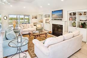 Baywatch Casa 3 Bedroom Home by RedAwning