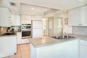 Baywatch Casa 3 Bedroom Home by RedAwning