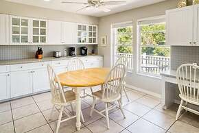 Baywatch Casa 3 Bedroom Home by RedAwning