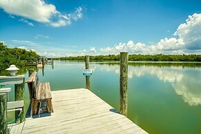 Baywatch Casa 3 Bedroom Home by RedAwning