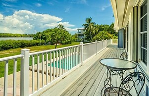 Baywatch Casa 3 Bedroom Home by RedAwning