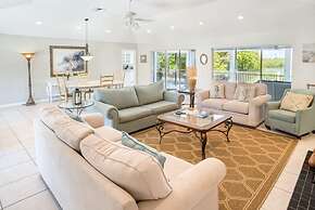 Baywatch Casa 3 Bedroom Home by RedAwning