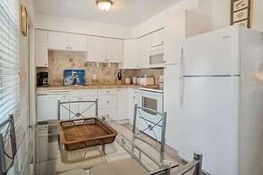 Baywatch Cabin 2 Bedroom Home by RedAwning