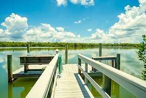 Baywatch Cabin 2 Bedroom Home by RedAwning